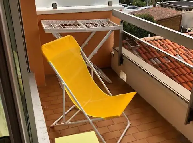 42m With 2 Balconies Near And Center Apartment